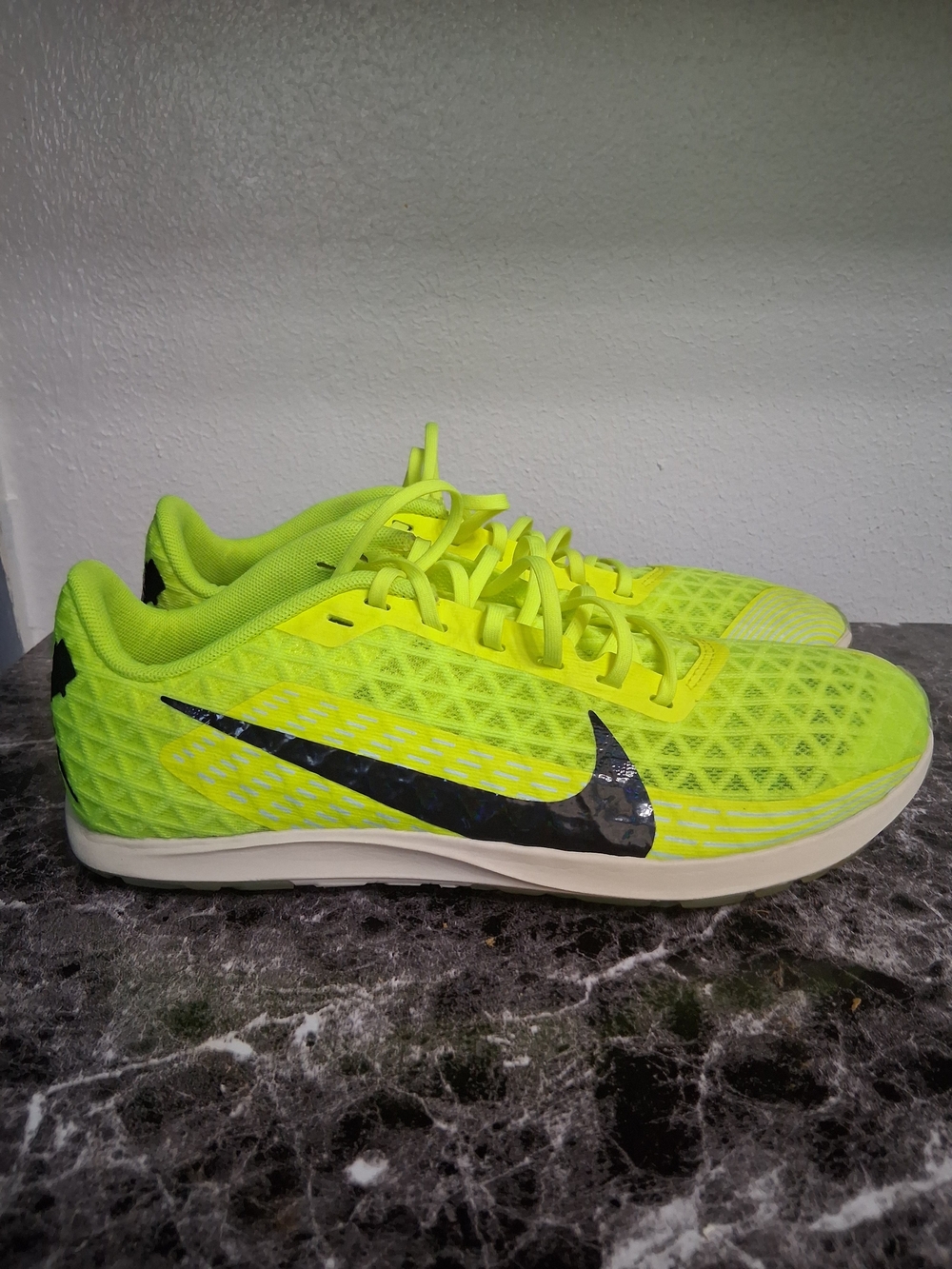 Nike Men’s Zoom Rival Waffle Zoom Running Shoe - Neon Yellow Size 8.5 (Like New)